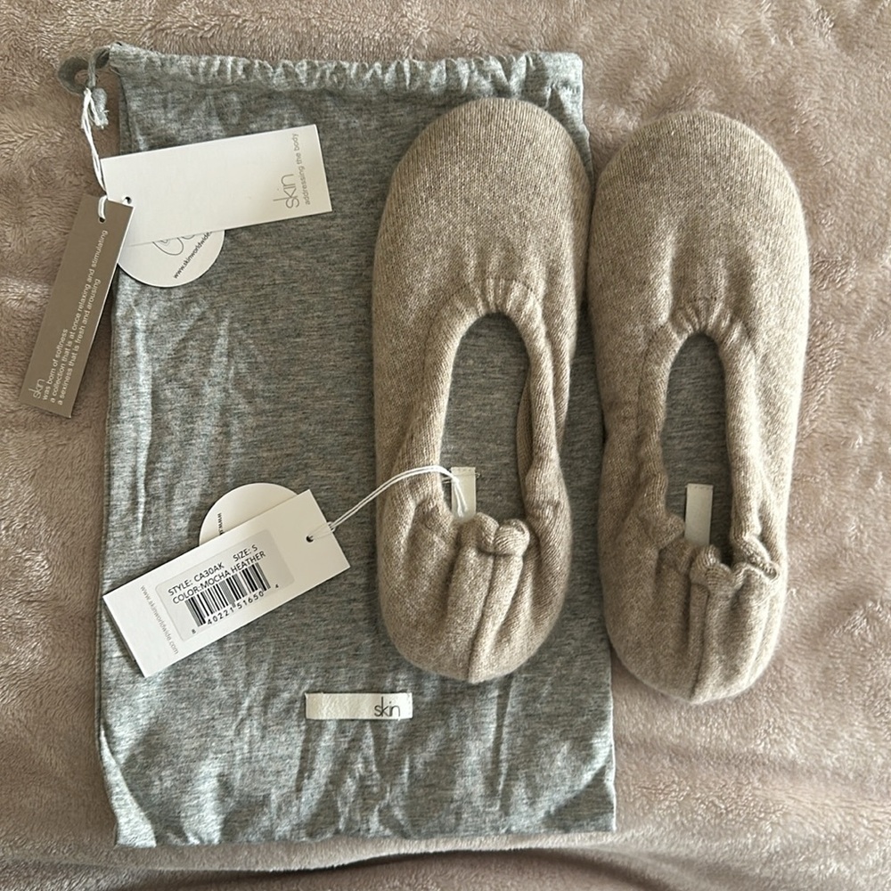 Skin 100% Cashmere Slippers in Mocha Heather - Picture 4 of 4